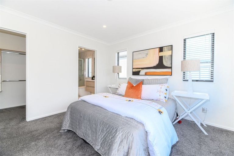 Photo of property in 166b Ennis Avenue, Pakuranga Heights, Auckland, 2010