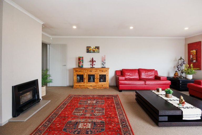 Photo of property in 46 Rosalie Terrace, Kelvin Grove, Palmerston North, 4414