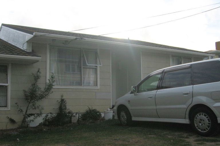Photo of property in 10 Taiaroa Street, Strathmore Park, Wellington, 6022