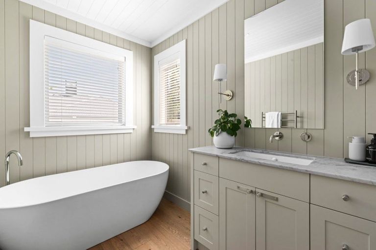 Photo of property in 12 Taruna Place, Havelock North, 4130