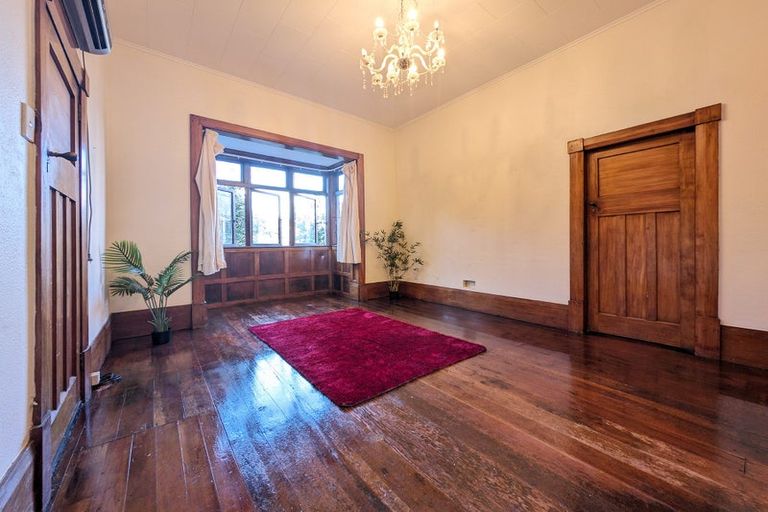 Photo of property in 26 Cave Road, Houghton Bay, Wellington, 6023