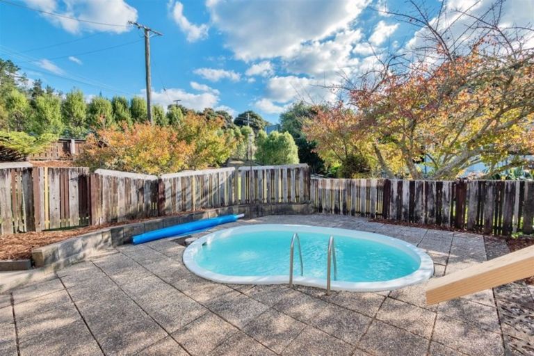 Photo of property in 905 Swanson Road, Swanson, Auckland, 0612