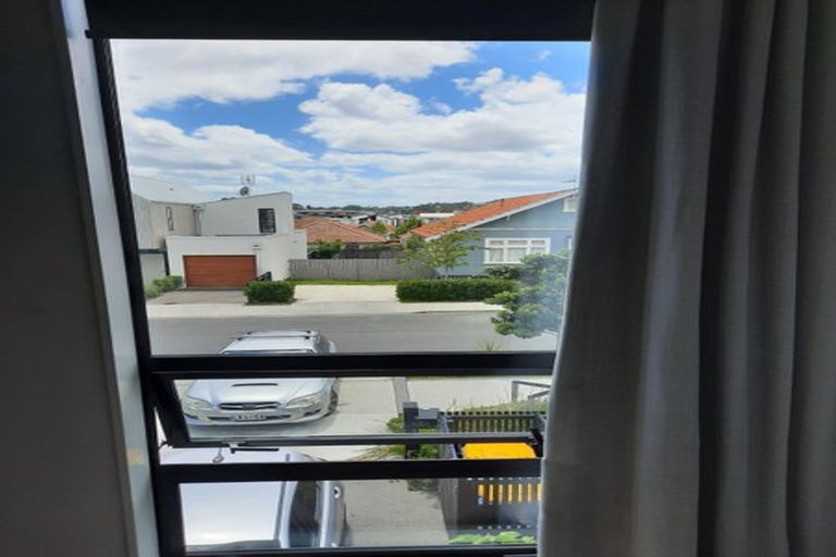 Photo of property in 14 Cochrane Road, Hobsonville, Auckland, 0616