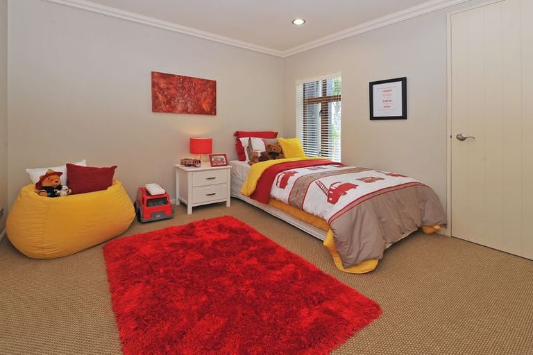 Photo of property in 6 Phoenicia Court, The Gardens, Auckland, 2105