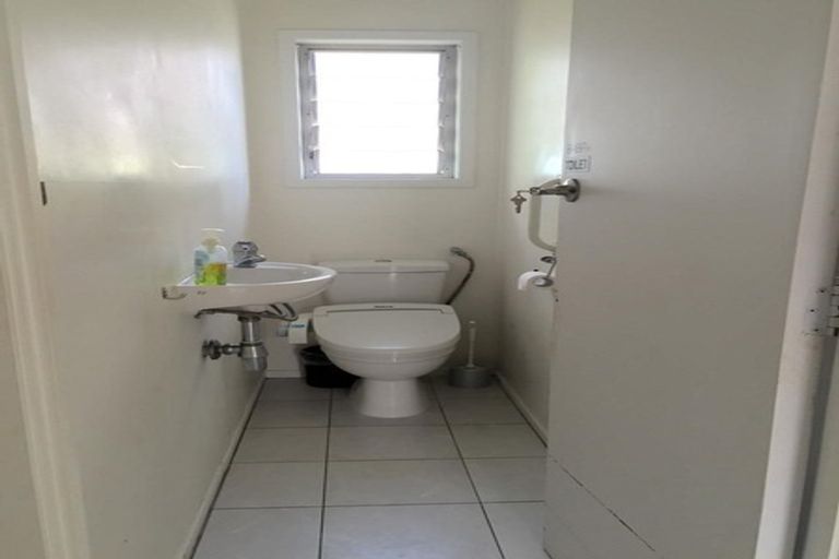 Photo of property in 1/240 Forrest Hill Road, Forrest Hill, Auckland, 0620