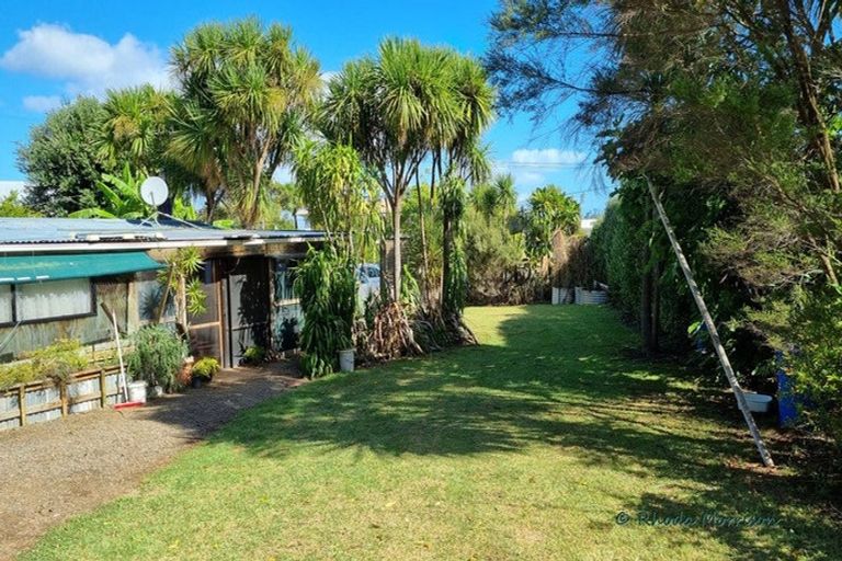 Photo of property in 11 Moana Road, Tinopai, Matakohe, 0593