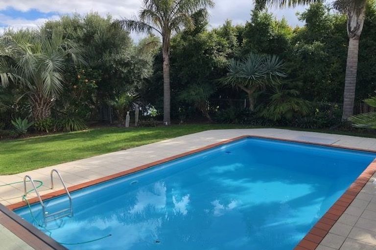 Photo of property in 36 Rewi Street, Torbay, Auckland, 0630