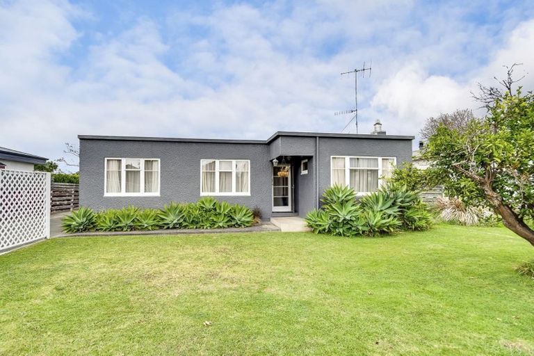 Photo of property in 11 Tripoli Street, Onekawa, Napier, 4110