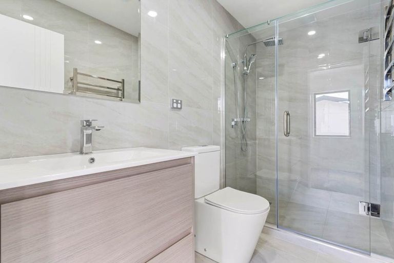 Photo of property in 19a Cornwall Road, Lyttelton, 8082