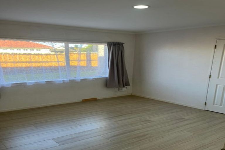 Photo of property in 14 Corta Bella Place, Golflands, Auckland, 2013