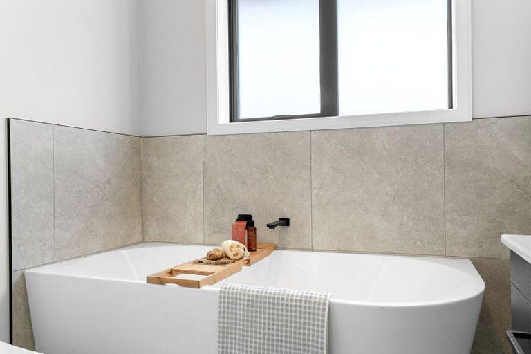 Photo of property in 59 Te Taniwha Road, One Tree Point, 0118