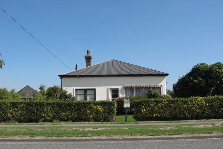 Photo of property in 21 Leeston And Lake Road, Leeston, 7632