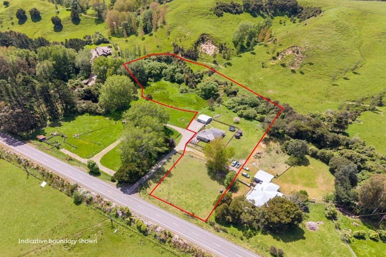 Photo of property in 131 Pahiatua Aokautere Road, Aokautere, 4471
