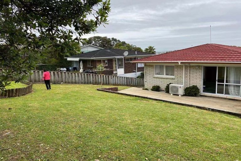 Photo of property in 2/5 Finn Place, Totara Vale, Auckland, 0629