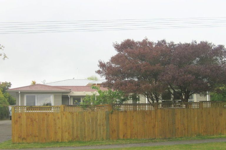 Photo of property in 2/8 Parata Street, Two Mile Bay, Taupo, 3330