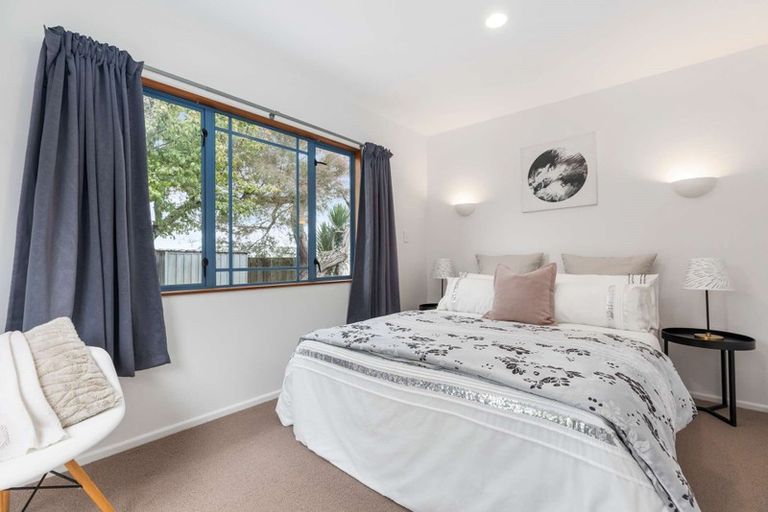 Photo of property in 1/12 Kaweka Street, New Lynn, Auckland, 0600