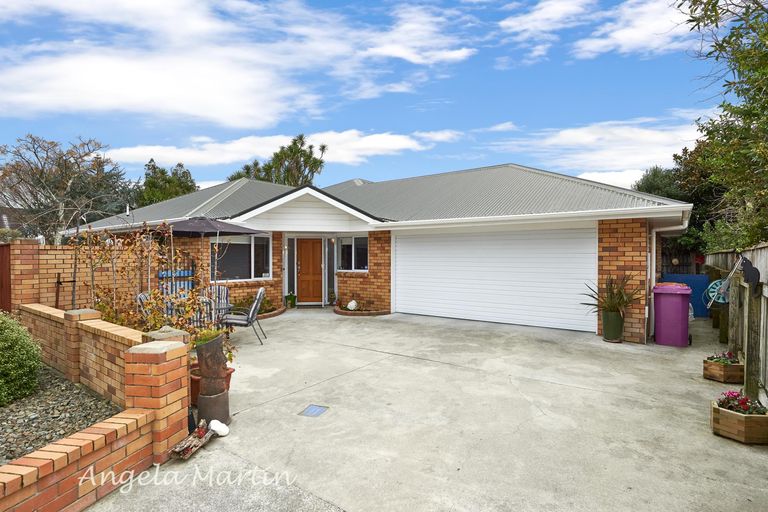 Photo of property in 4 Barnes Court, Roslyn, Palmerston North, 4414