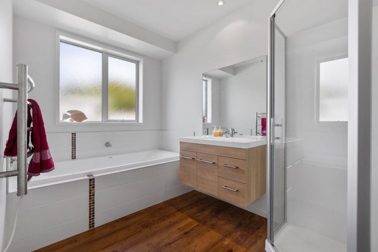 Photo of property in 2 Keene Drive, Bell Block, New Plymouth, 4312