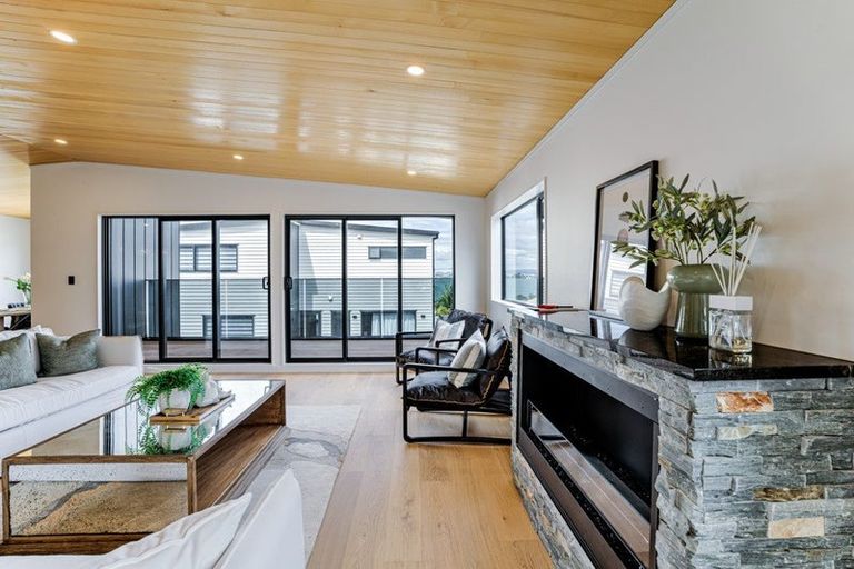 Photo of property in 3b Pine Ridge Terrace, Waikanae Beach, Waikanae, 5036