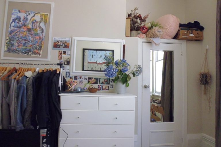 Photo of property in 2/39 Grove Road, Kelburn, Wellington, 6012