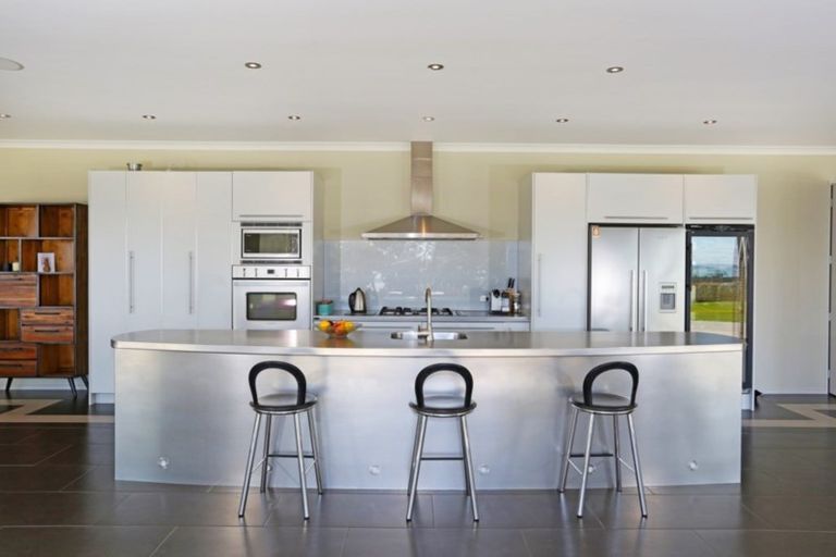 Photo of property in 389 Clifton Road, Whitford, Howick, 2571