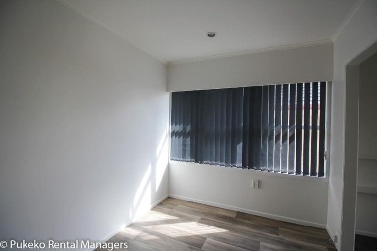 Photo of property in 19 Lynmore Drive, Hillpark, Auckland, 2102