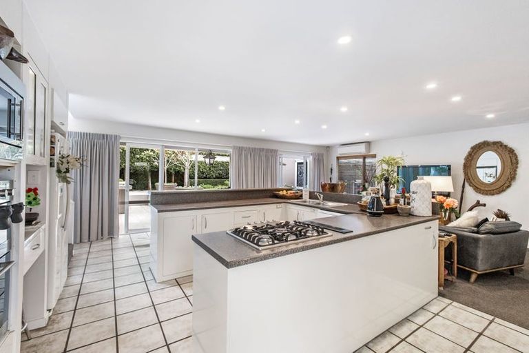 Photo of property in 1/17 Kotare Street, Fendalton, Christchurch, 8041