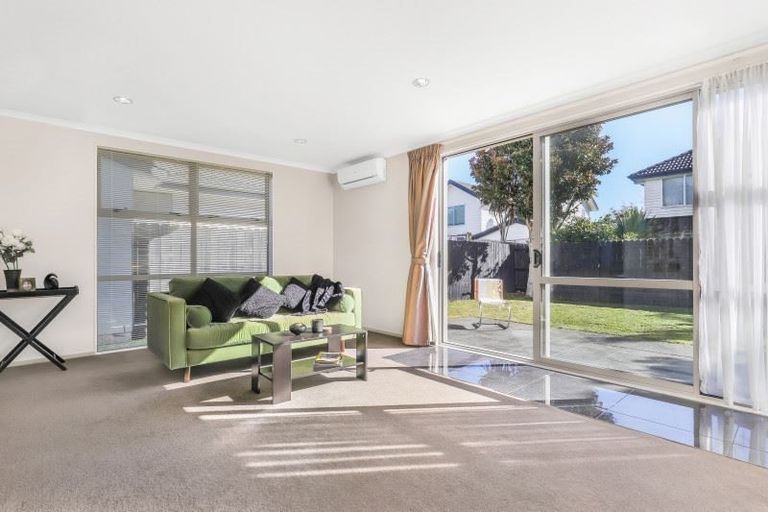Photo of property in 21 Zabeel Crescent, Takanini, 2112