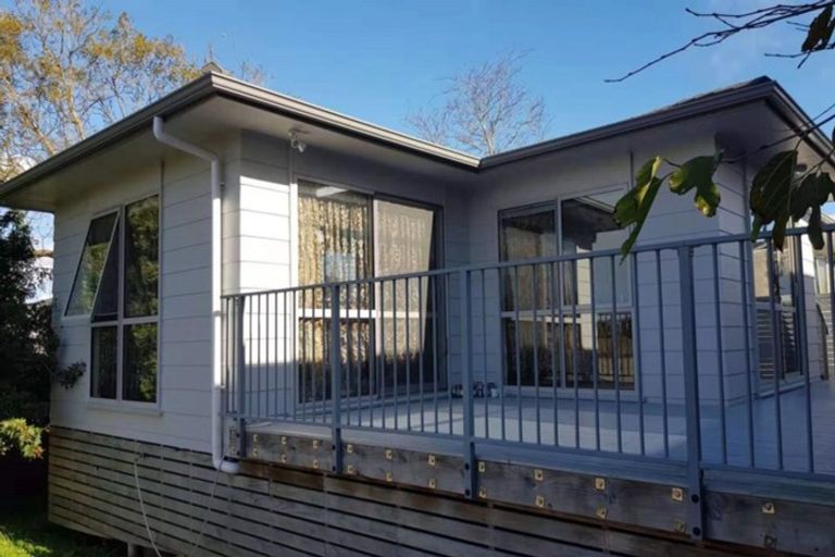 Photo of property in 13 Medina Place, Half Moon Bay, Auckland, 2012