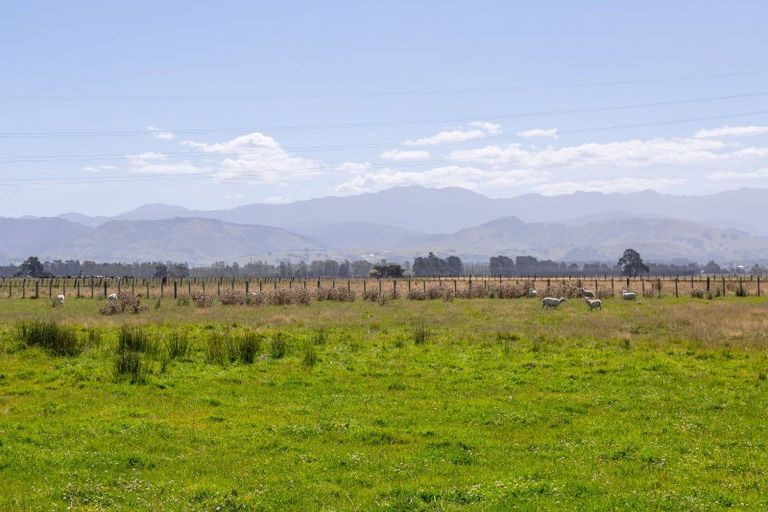 Photo of property in 445 Perrys Road, East Taratahi, Carterton, 5887