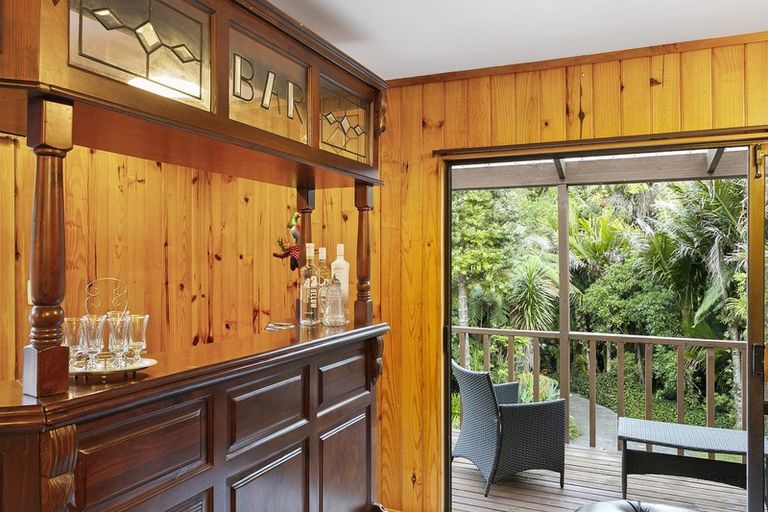 Photo of property in 63 Bush Road, Waiatarua, Auckland, 0604