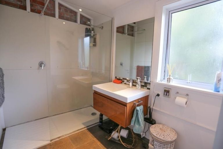 Photo of property in 25 Guildford Street, Burnside, Christchurch, 8053