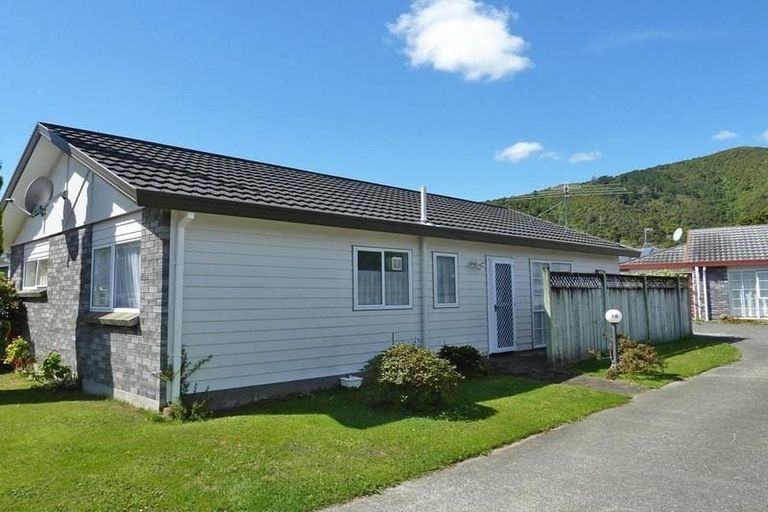 Photo of property in 10/169 Whites Line East, Waiwhetu, Lower Hutt, 5010