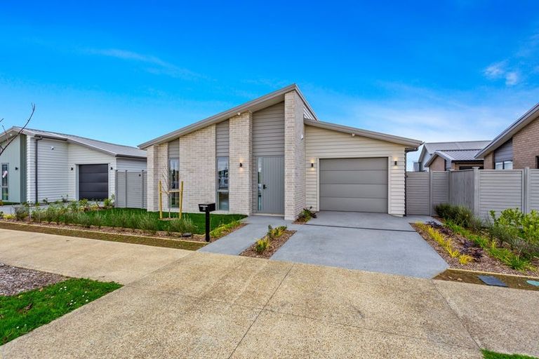 Photo of property in 30 Port Way, Rosehill, Papakura, 2113