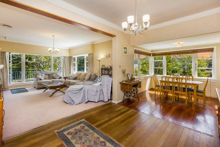 Photo of property in 33 Montgomery Street, Stokes Valley, Lower Hutt, 5019