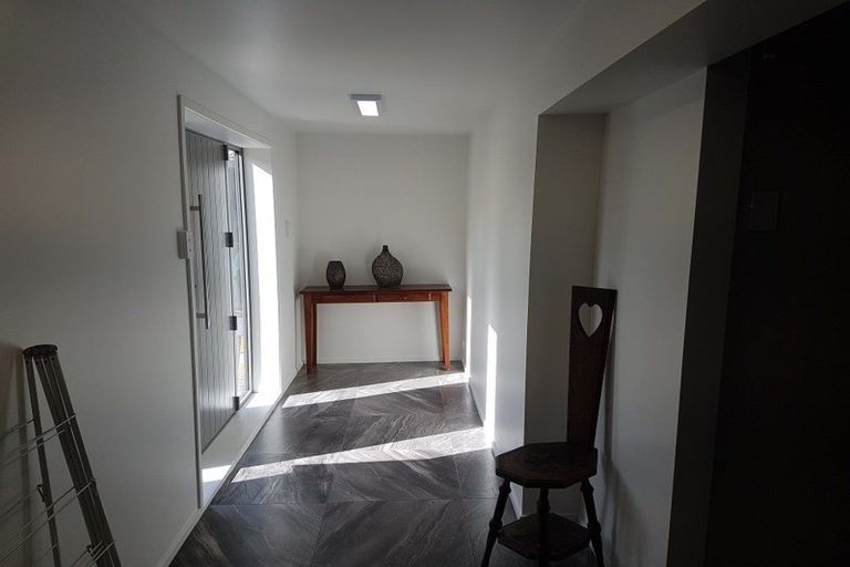 Photo of property in 1/85 Sylvan Avenue, Northcote, Auckland, 0627