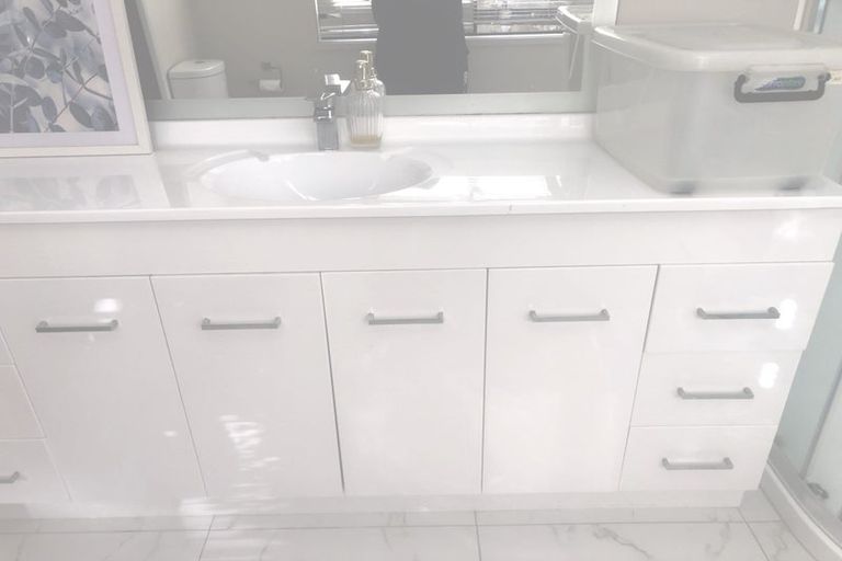 Photo of property in 24a East Coast Road, Milford, Auckland, 0620