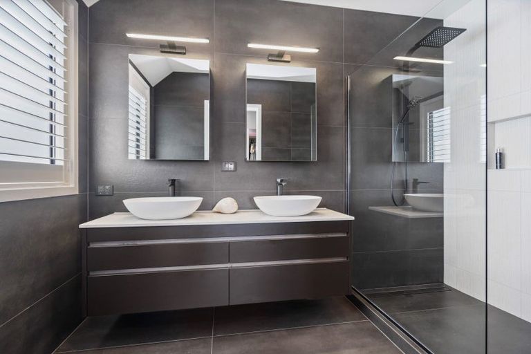 Photo of property in 8 Torea Lane, One Tree Point, 0118