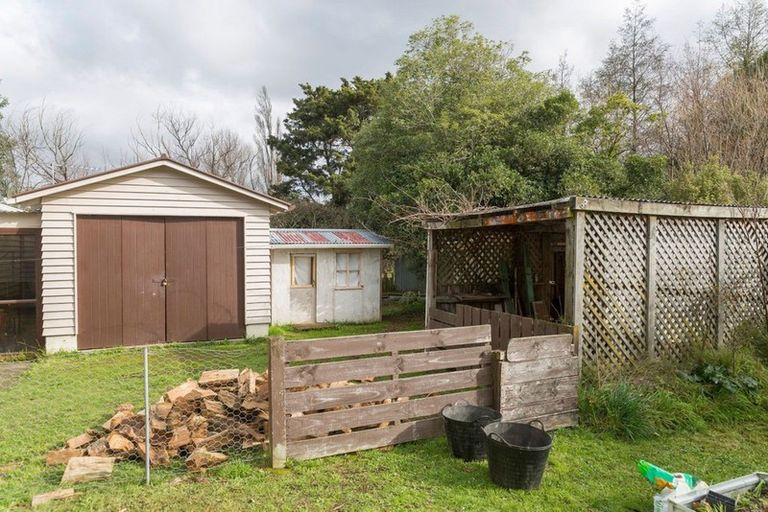 Photo of property in 35 Cadman Street, Dannevirke, 4930