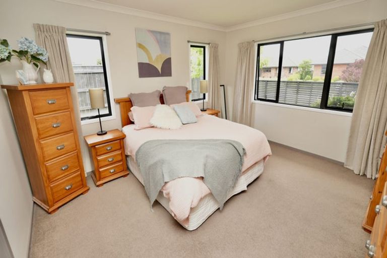 Photo of property in 32 Rosalie Terrace, Kelvin Grove, Palmerston North, 4414
