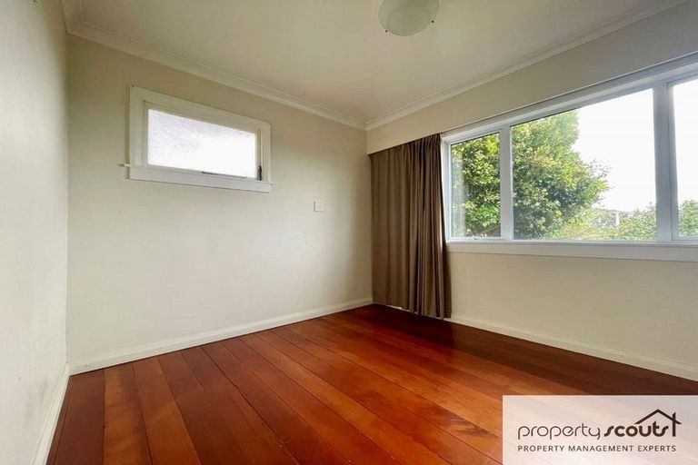 Photo of property in 119 Pioneer Road, Moturoa, New Plymouth, 4310
