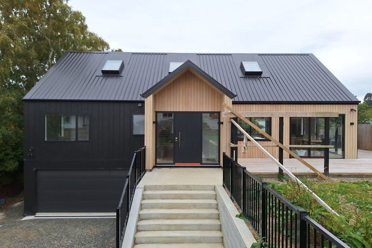 Photo of property in 15 Ipswich Street, Bradford, Dunedin, 9011