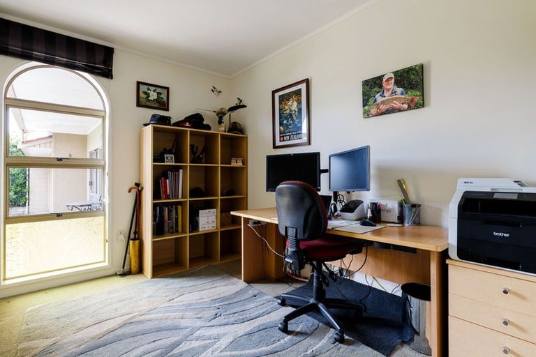 Photo of property in 10 Madill Road, St Andrews, Hamilton, 3200