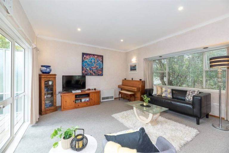 Photo of property in 23 Sherwood Avenue, Te Atatu South, Auckland, 0610