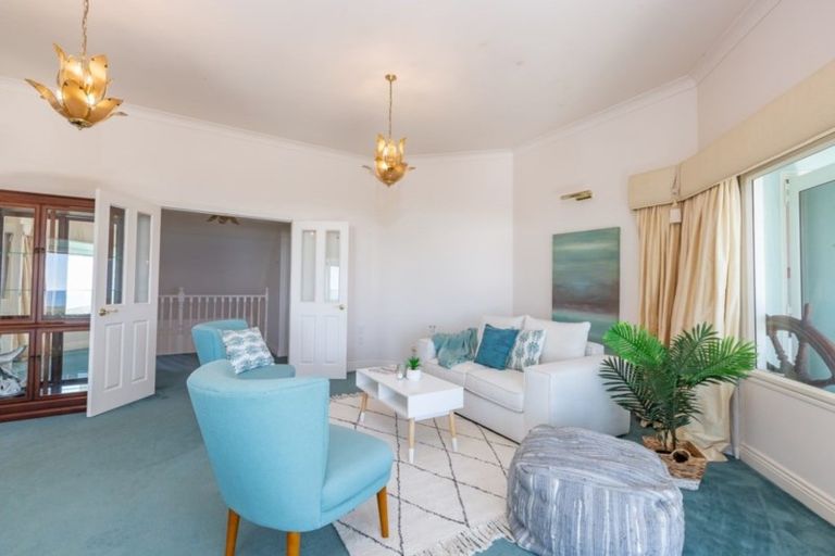 Photo of property in 22 Ara Kuaka, Waikanae Beach, Waikanae, 5036