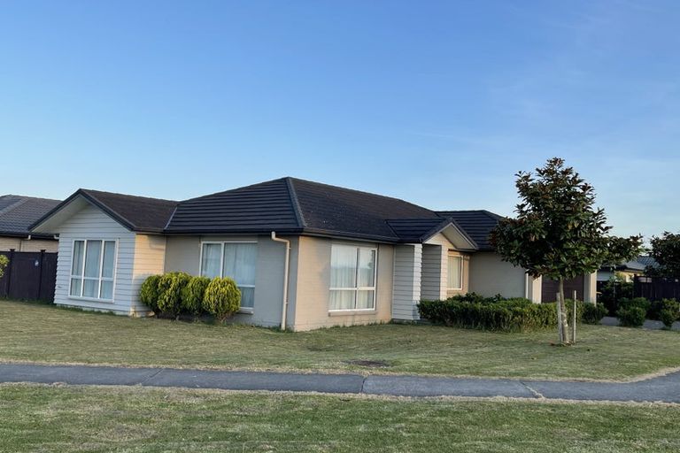 Photo of property in 13 Manene Street, Wattle Downs, Auckland, 2103
