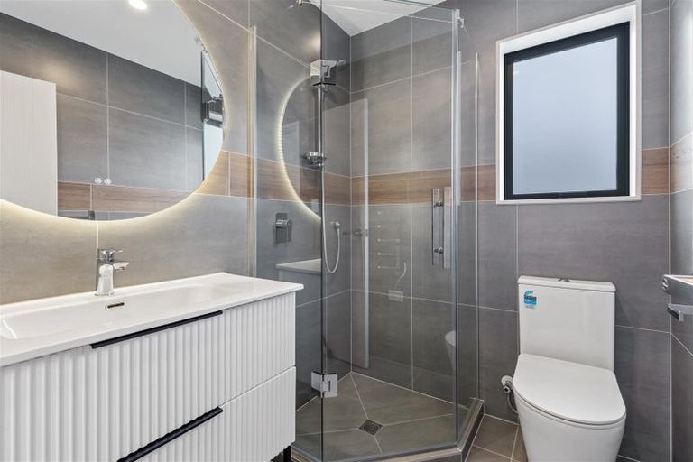 Photo of property in 47 Whare Kauri Road, Papakura, 2110