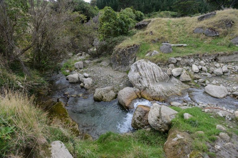 Photo of property in 989 Ohurakura Road, Te Pohue, Napier, 4182