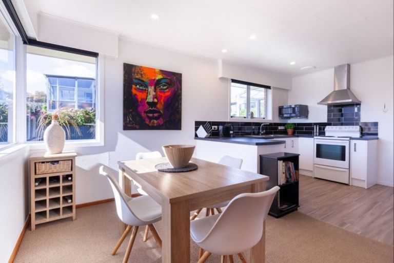 Photo of property in 9 Waimea Street, Westown, New Plymouth, 4310