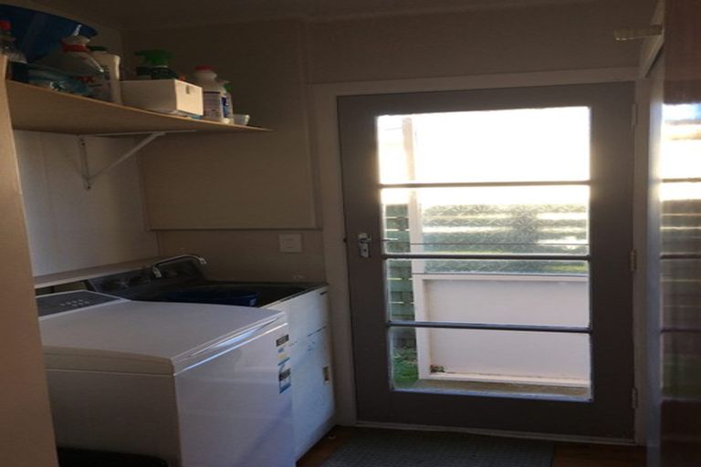 Photo of property in 17a Findlay Street, Tawa, Wellington, 5028